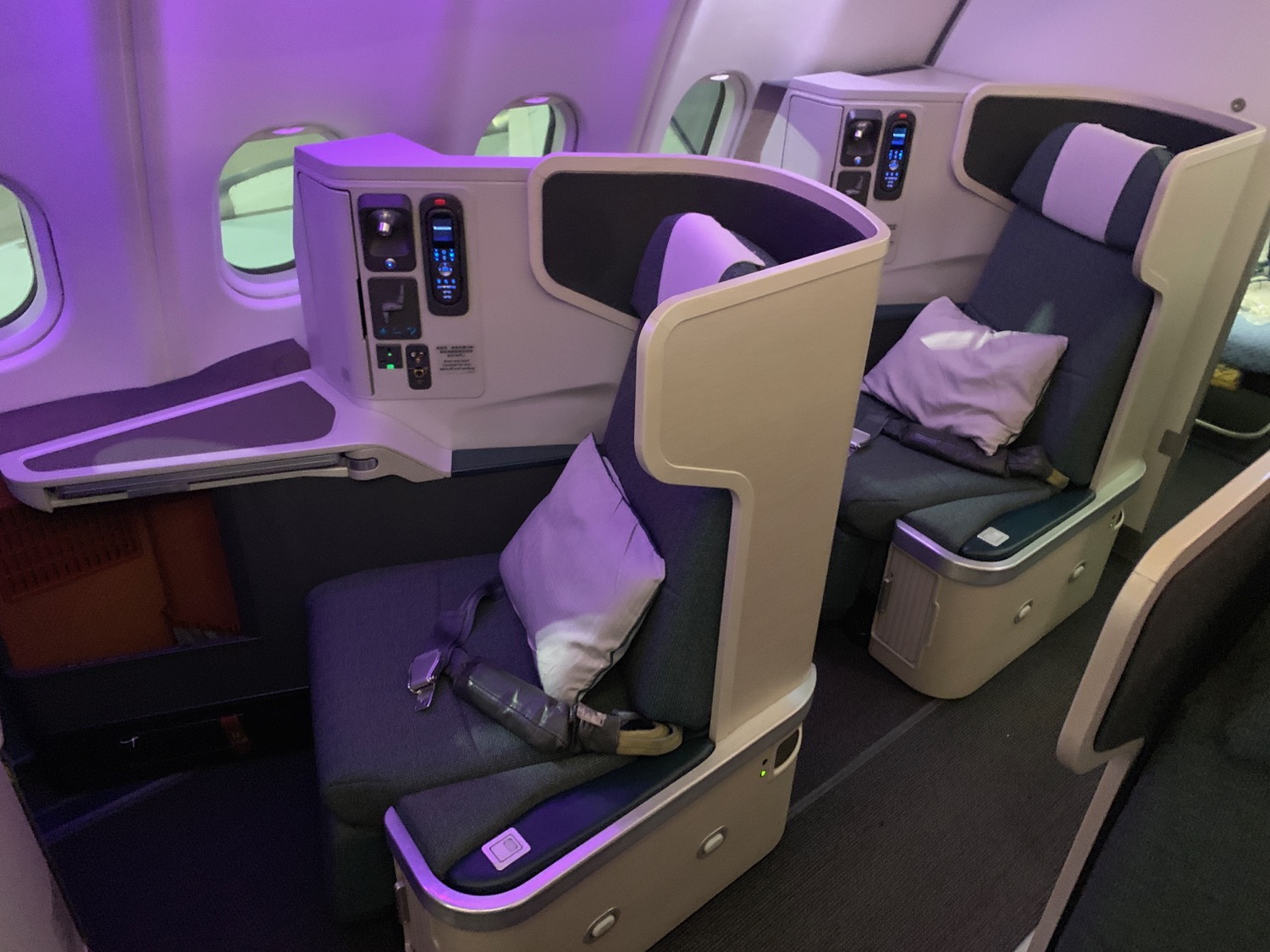 cathay pacific a330 300 business class review