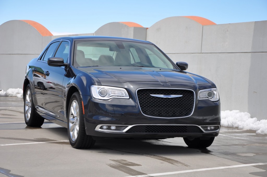 2017 chrysler 300 limited review