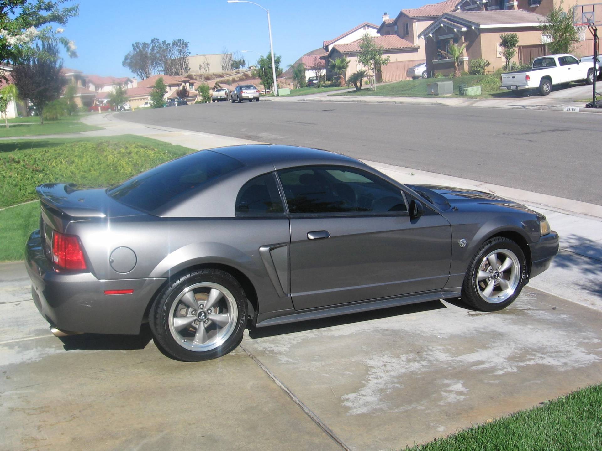 2004 ford mustang 40th anniversary edition reviews