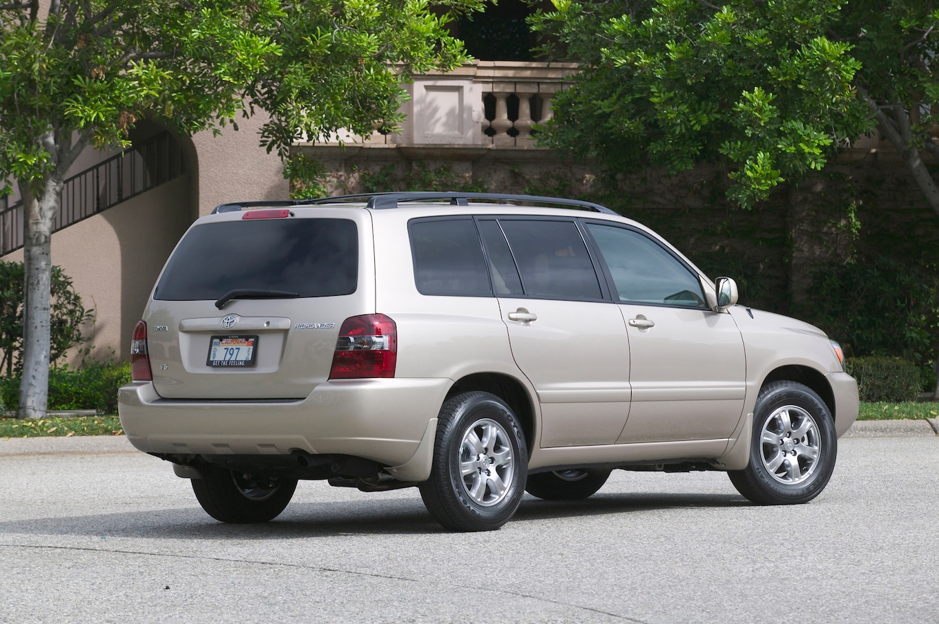 2004 toyota highlander v6 reviews