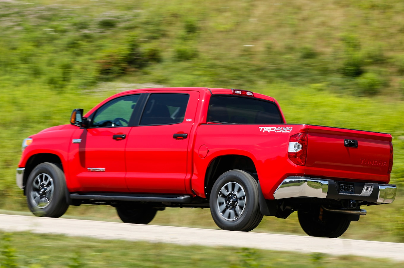 2014 toyota tundra review edmunds