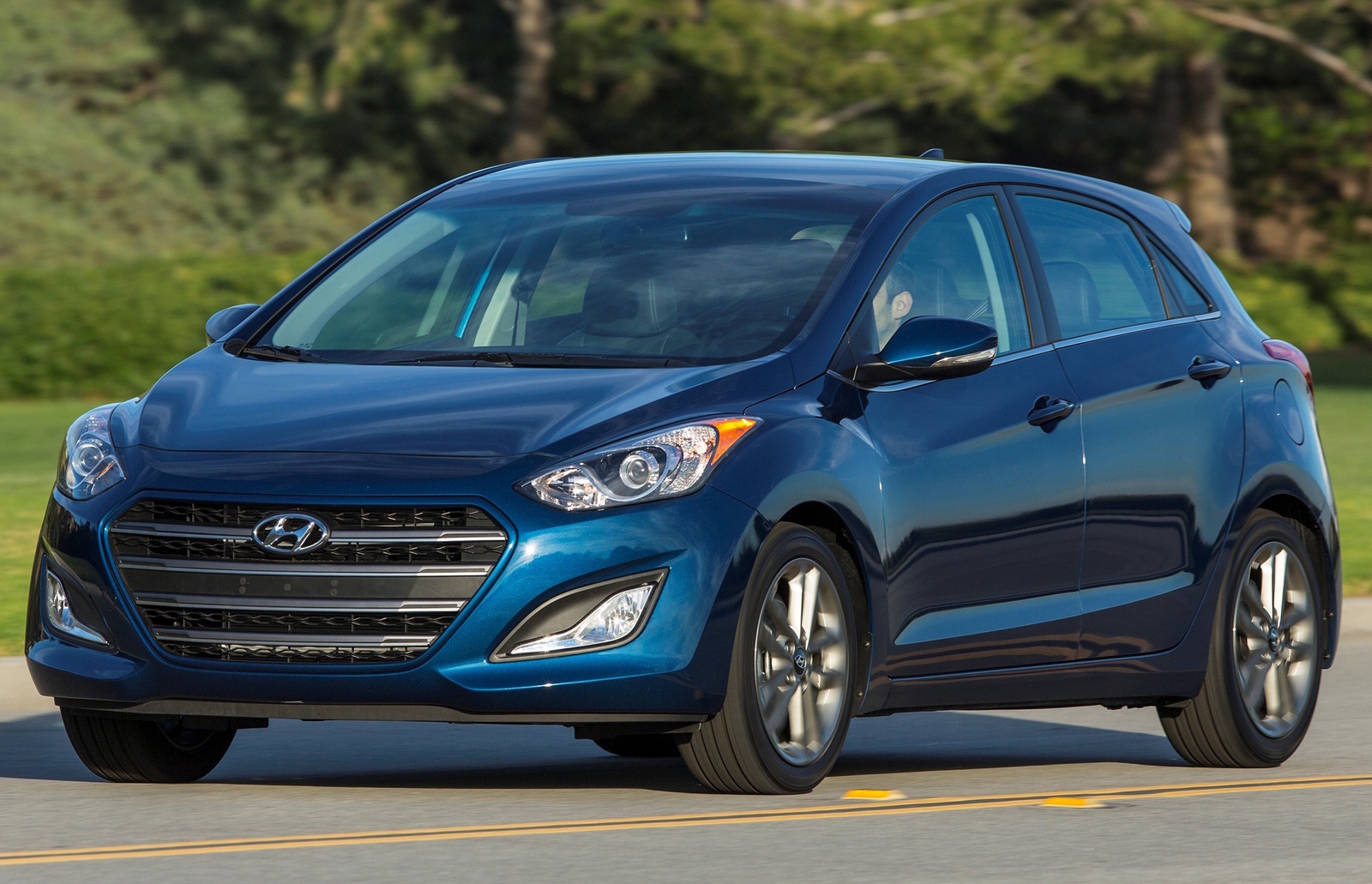 2017 hyundai elantra gt hatchback review